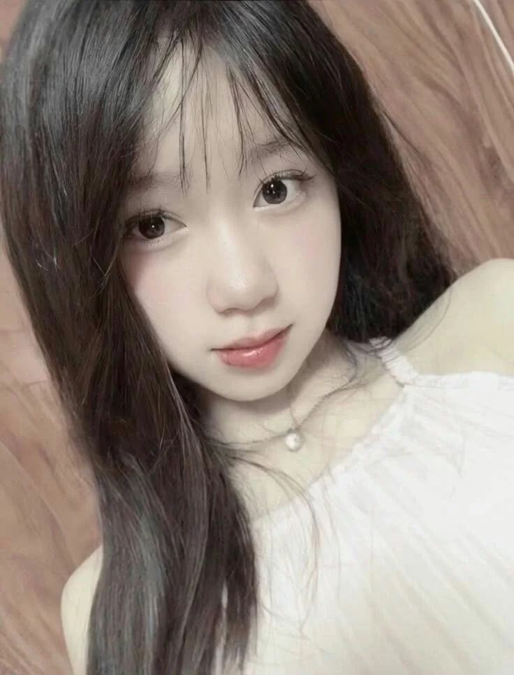 Ảnh Nữ Cute Người Thật