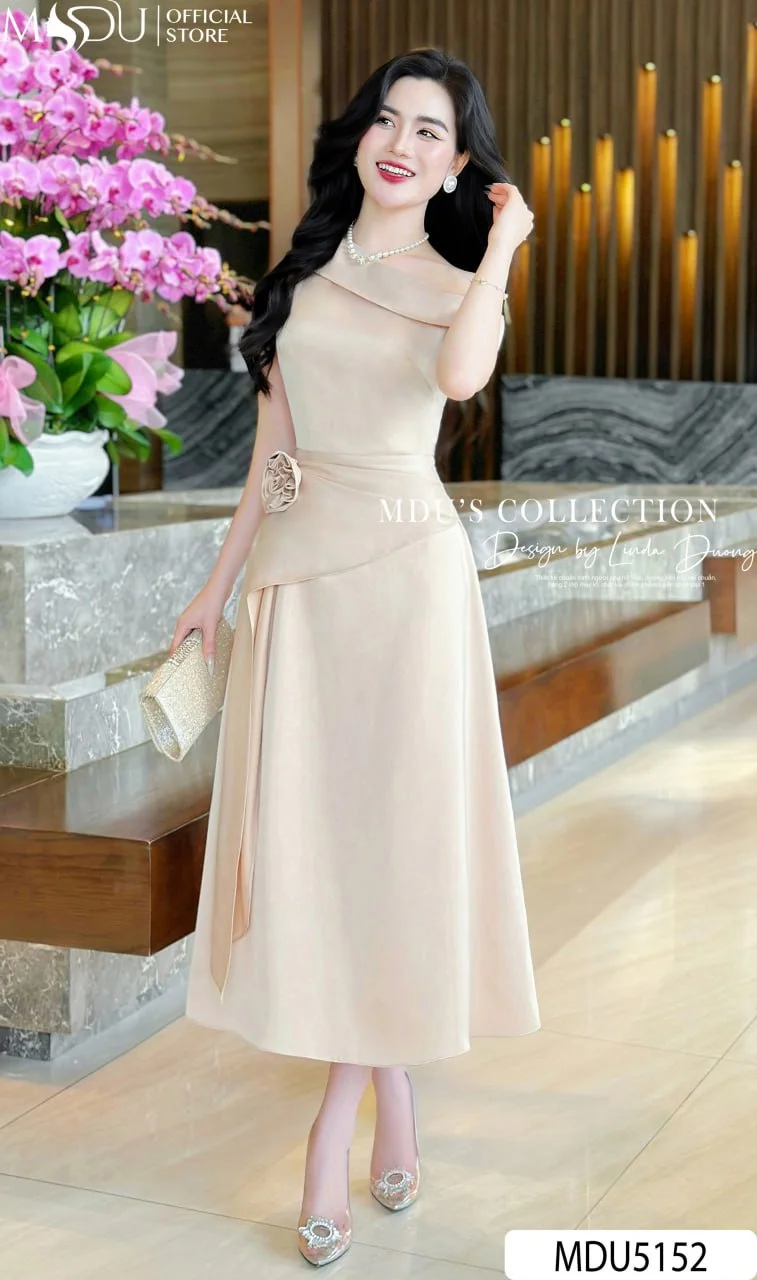Đầm Suông – Đơn Giản Mà Tinh Tế Cho Đầm Dự Tiệc Cưới Tuổi 40