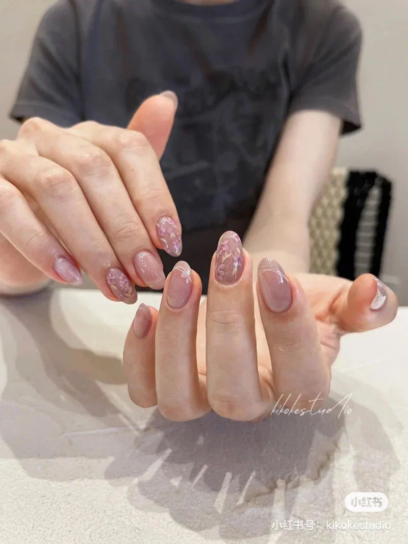 mẫu nail nhũ lấp lánh đẹp cho móng ngắn (3)