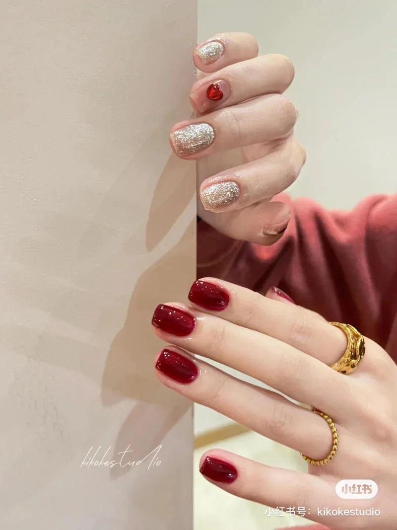 mẫu nail nhũ lấp lánh đẹp cho móng ngắn (4)