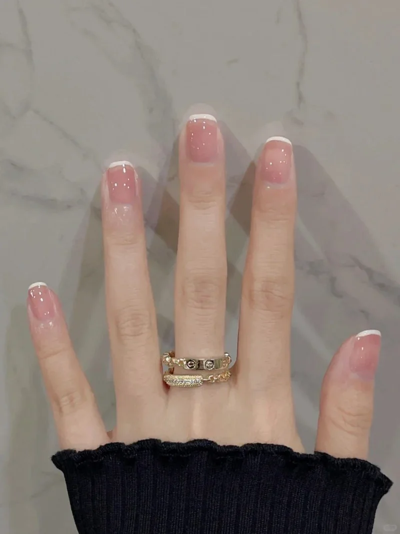 những mẫu nail đẹp cho móng ngắn