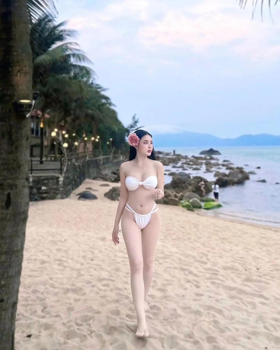 Ảnh minh hoạ gái mặc bikini sex số 8