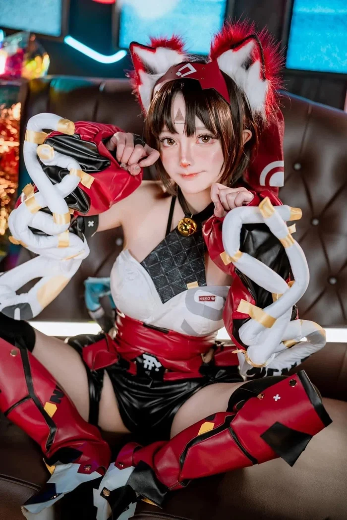 Gái xinh cosplay mèo tạo dáng tinh nghịch