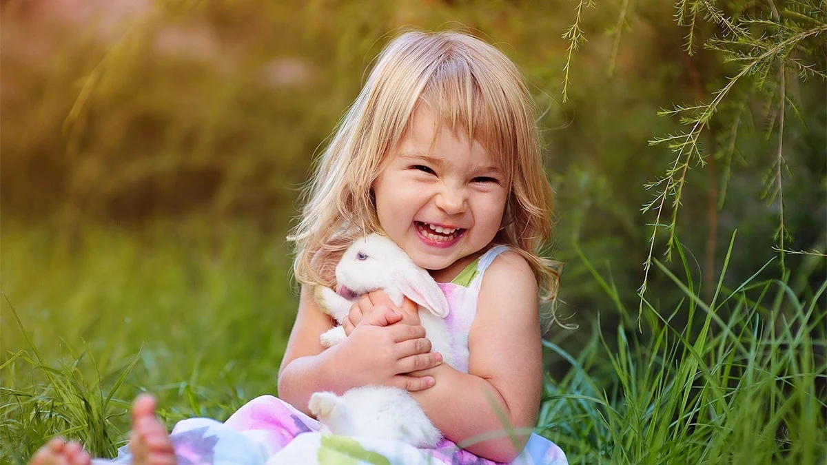 Ảnh em bé cười cute