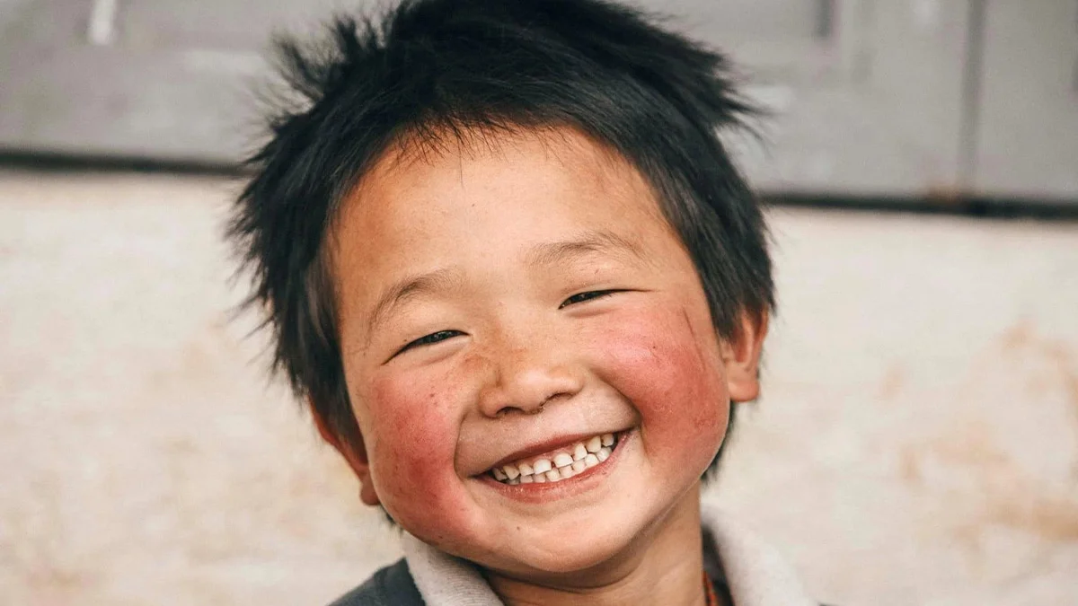 Ảnh em bé cười hồn nhiên 4k