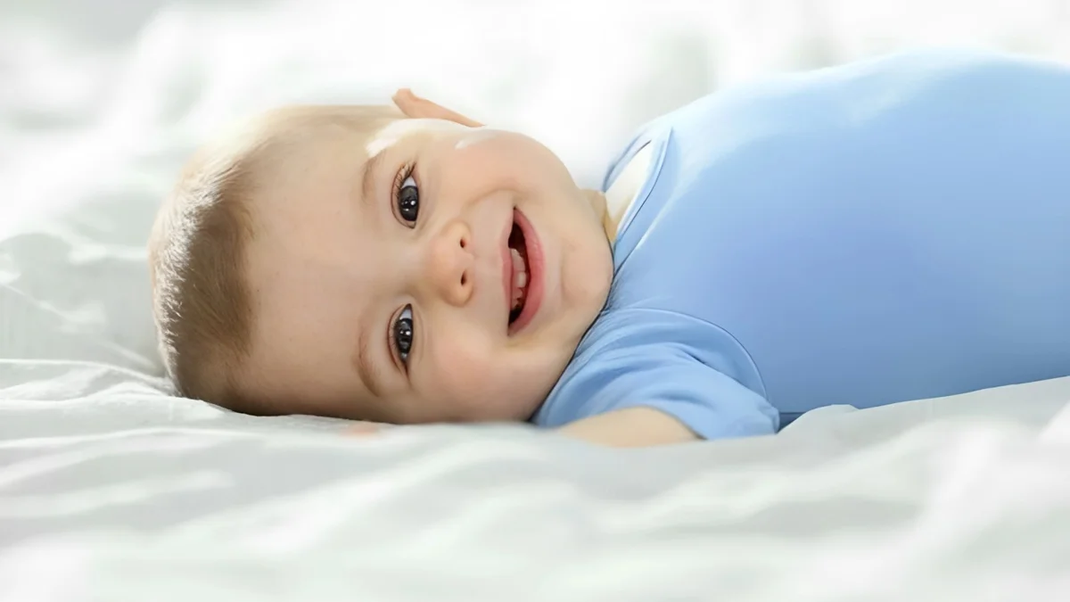 Ảnh em bé cười ngộ nghĩnh đáng yêu nhất