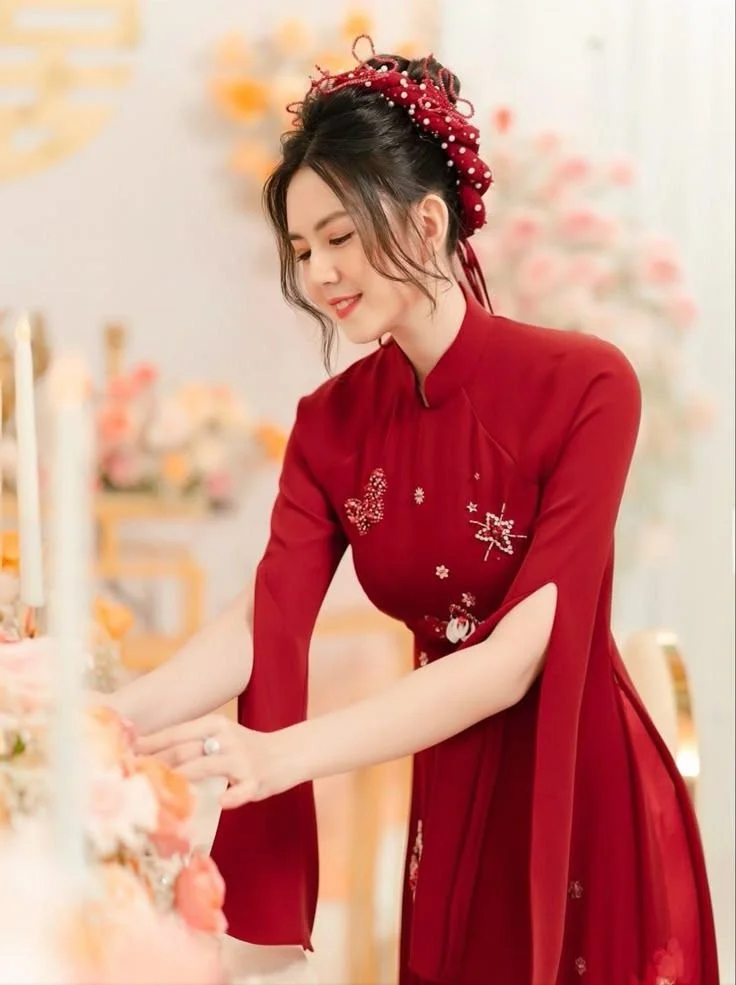 Tổng hợp 19 kiểu tóc cô dâu mặc áo dài được ưa chuộng NHẤT (2)