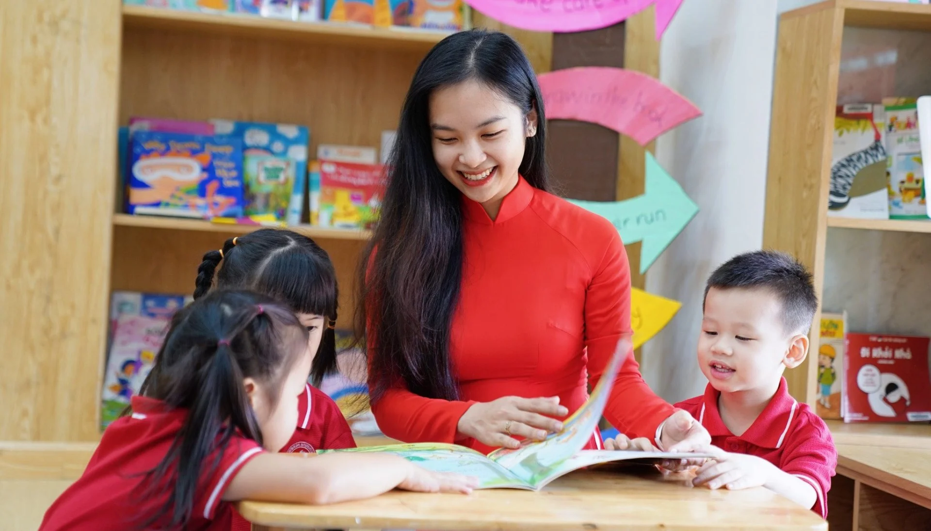 Chiêm Ngưỡng 50 Mẫu đồng phục giáo viên mầm non đẹp nhất
