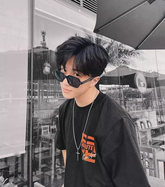 Hình trai ngầu đeo kính 4